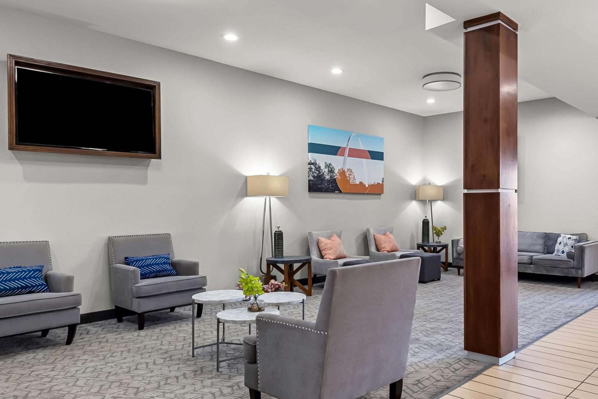 Western St. Louis Airport North & Hotel